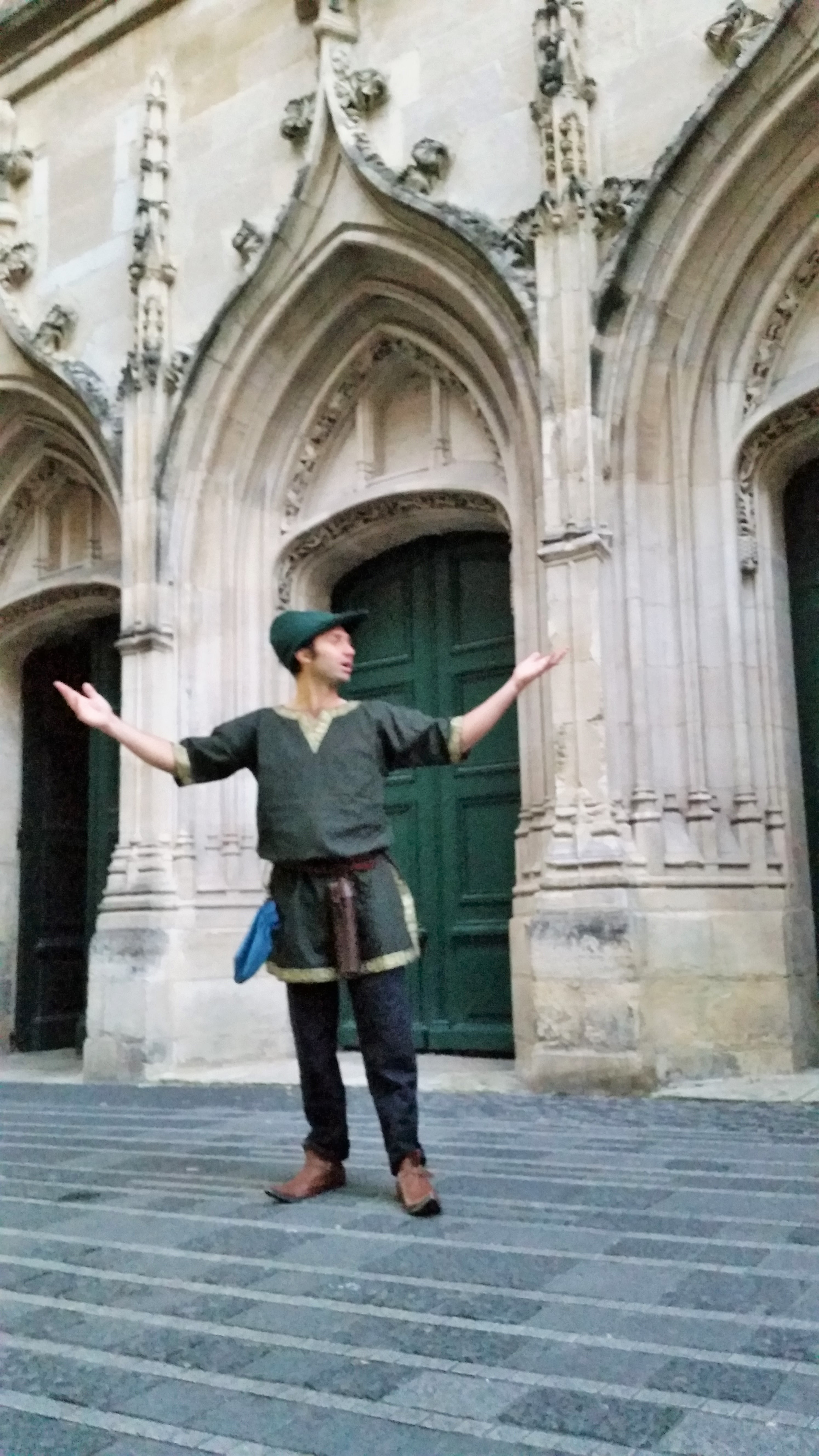 Visite de Bordeaux by night par le guide-troubadour