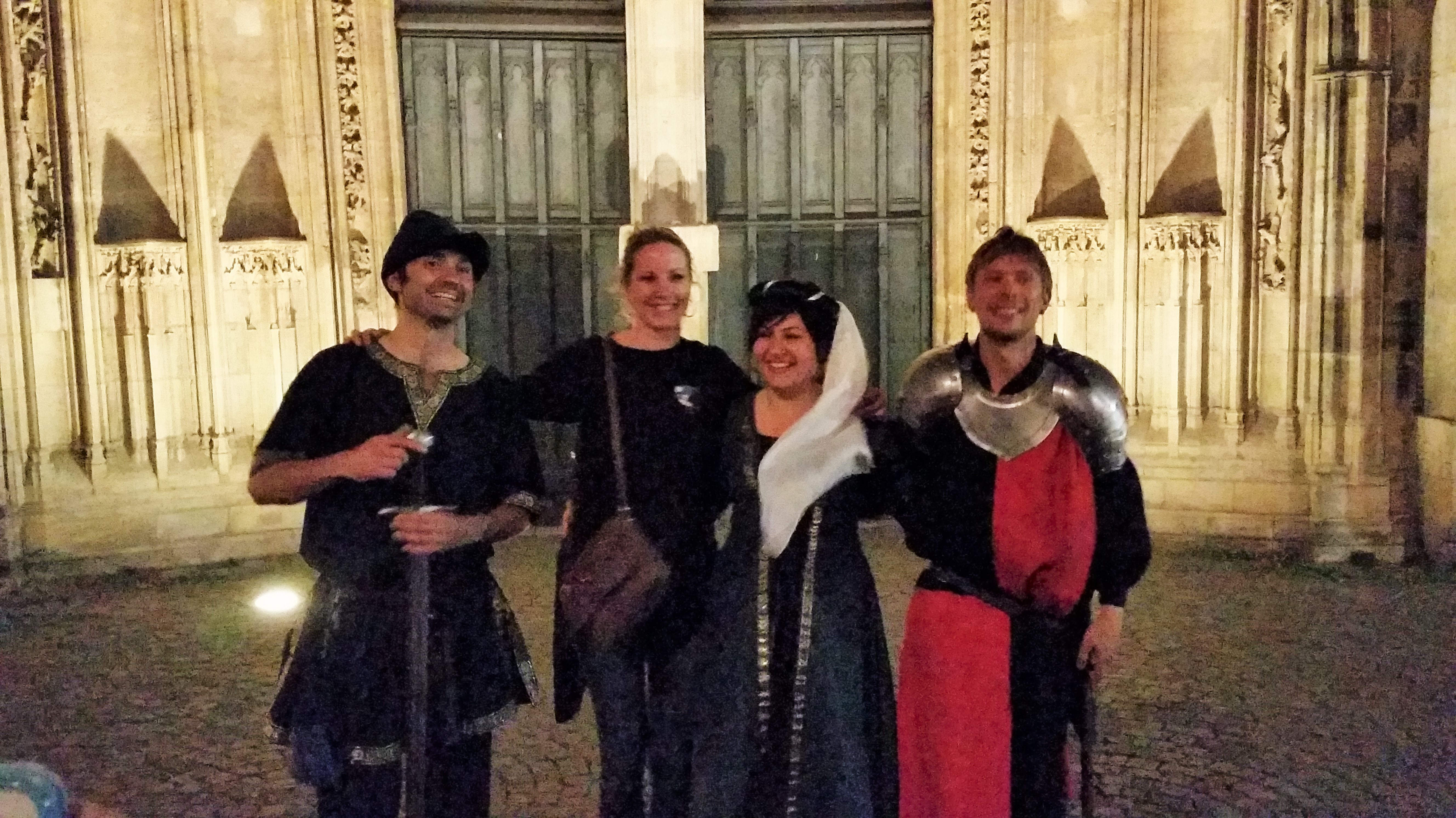Cassiopée et les 3 acteurs de la visite de Bordeaux by night !